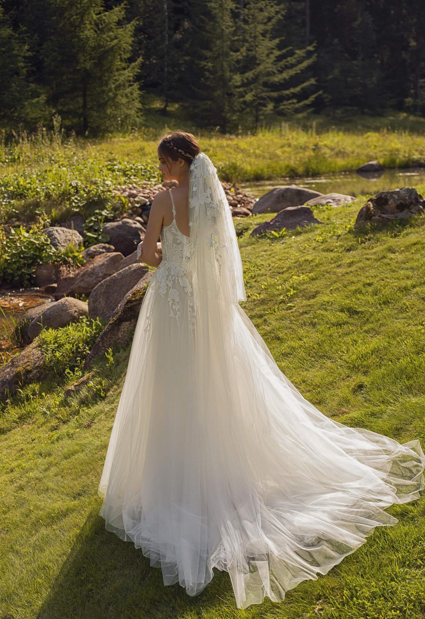 Свадебное платье купить в Москве недорого - свадебный салон Etna Bride