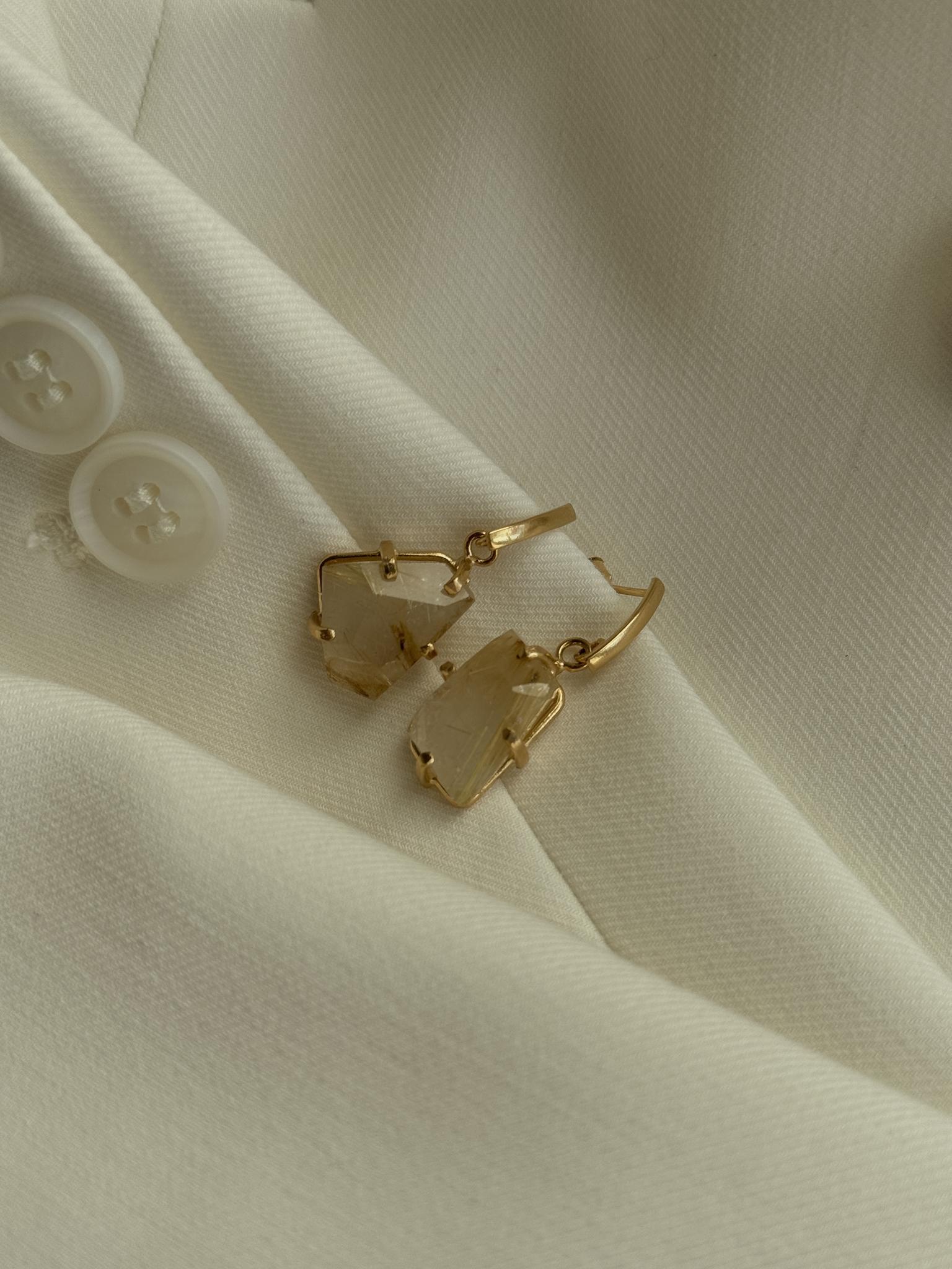 Серьги с шлифованным рутиловым кварцем