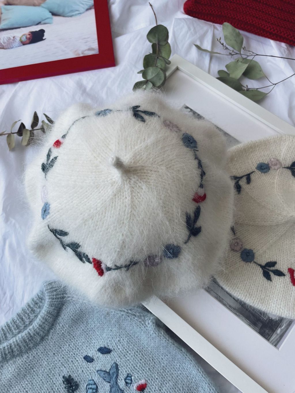 Описание "FLORAL BERET" (Берет + вышивка)