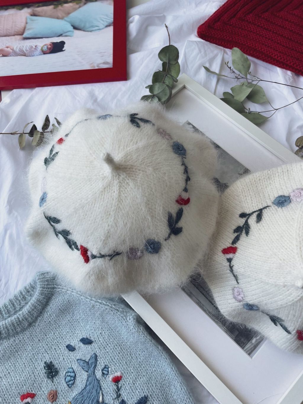 Описание "FLORAL BERET" (Берет + вышивка)