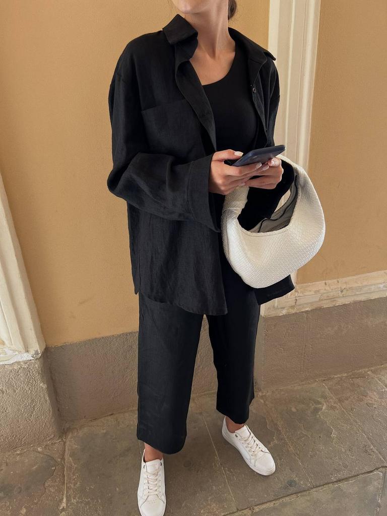 Чорна лляна сорочка вільного крою