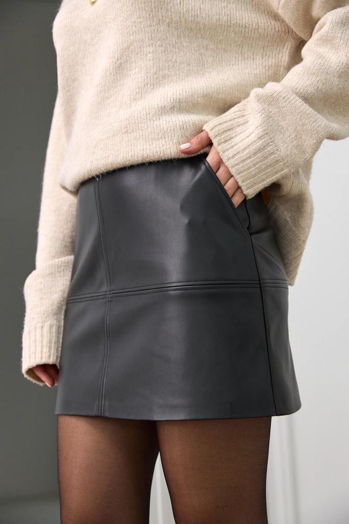 Спідниця чорна з екошкіри