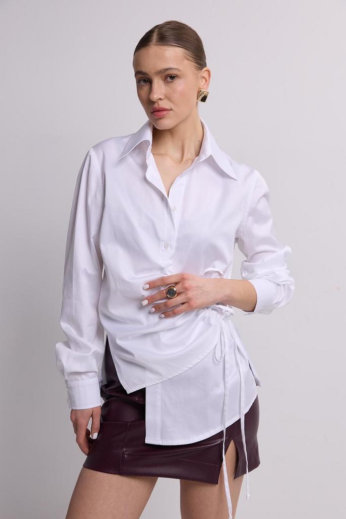 Сорочка біла з драпіруванням