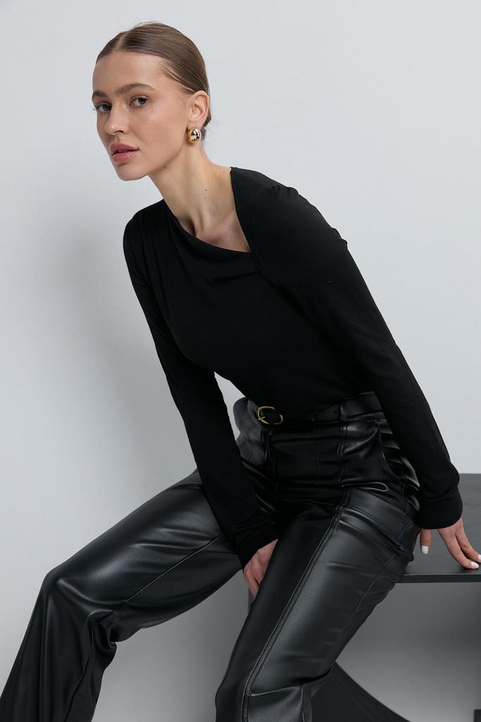 Лонгслів чорний