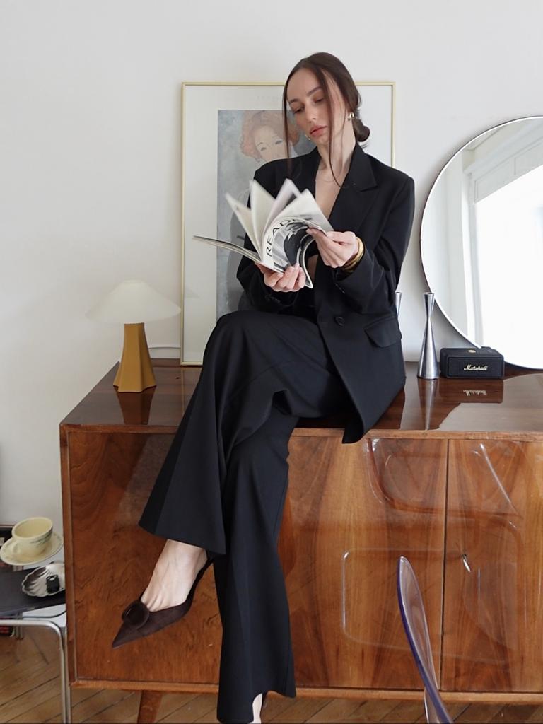 Чорний костюм