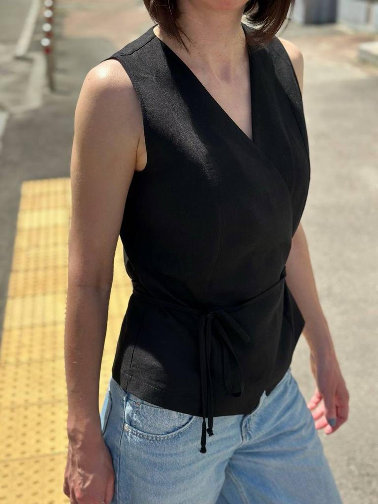 Жилет  лляний чорного кольору №2