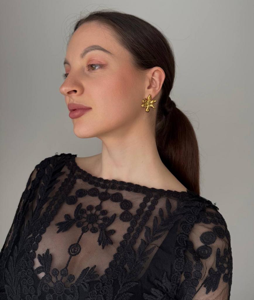 Сережки квіти в позолоті