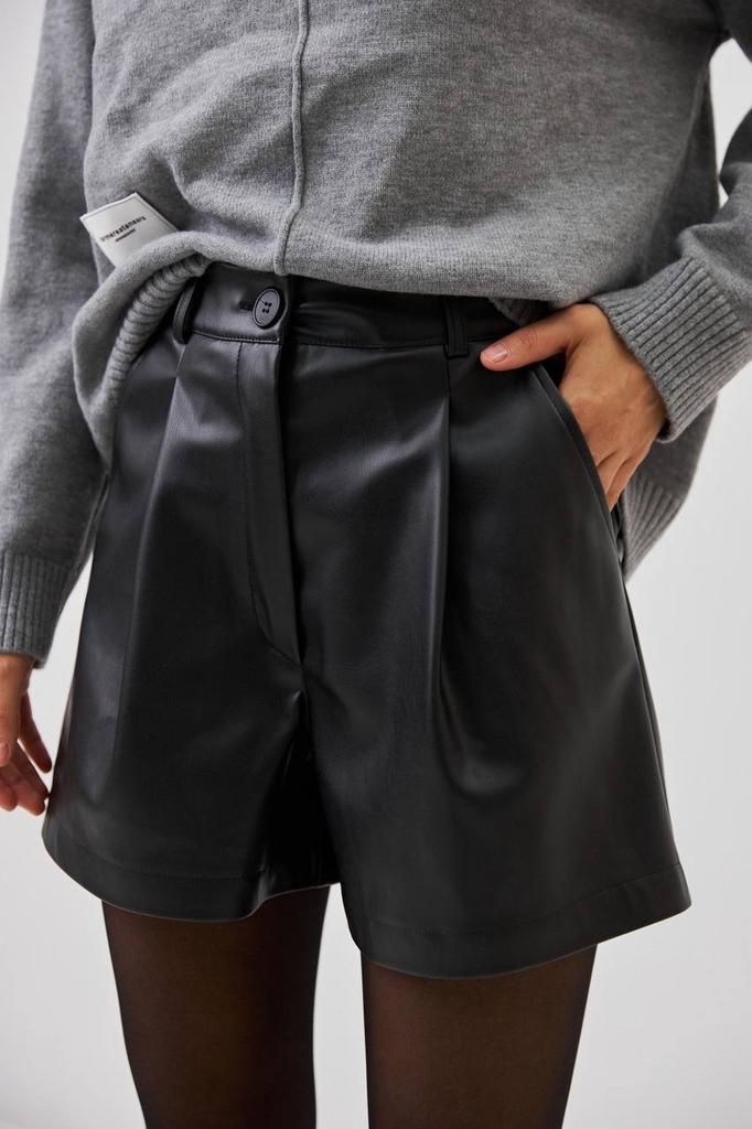 Шорти чорні з екошкіри