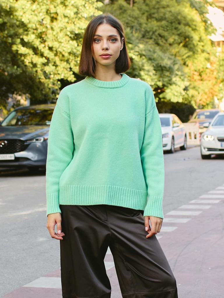 Светр мʼятний із мериносової вовни