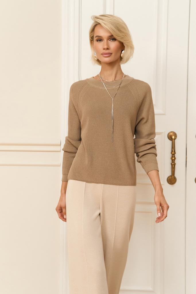 Базовий джемпер бежево-кавового кольору