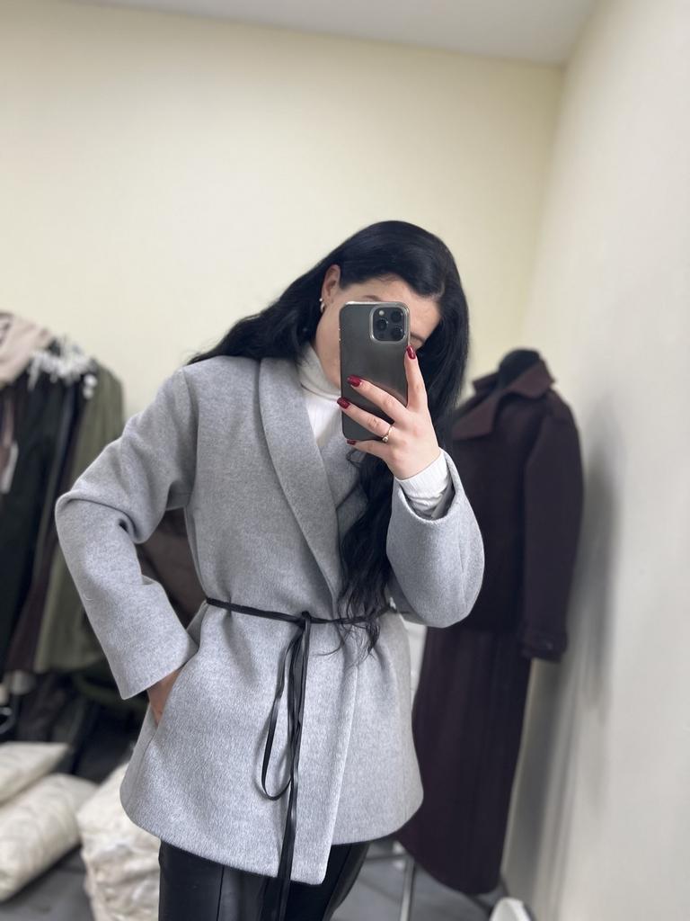 Пальто міні сірого кольору