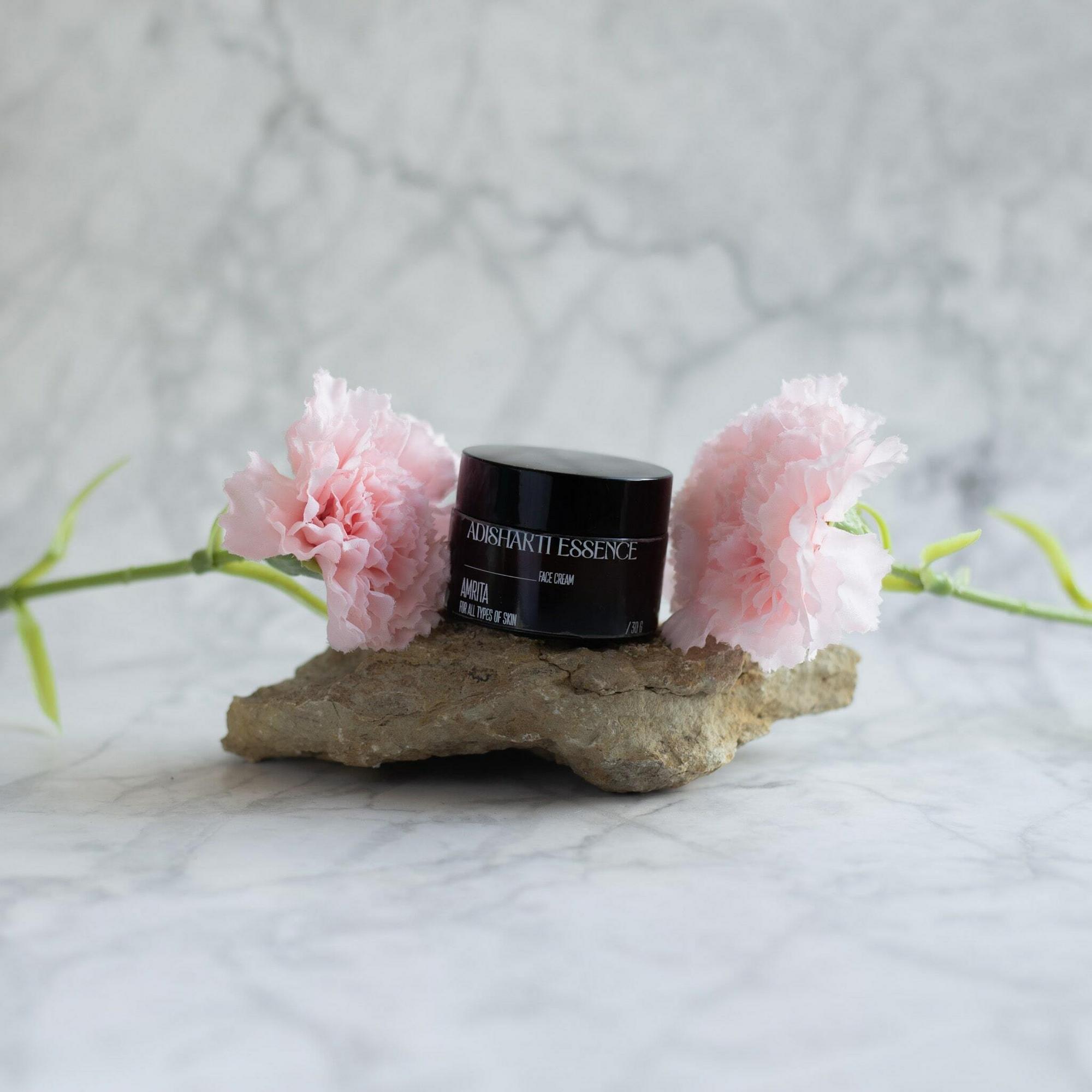 Увлажняющий крем для лица AMRITA со спирулиной и маслом купуасу для всех типов кожи [30 мл]