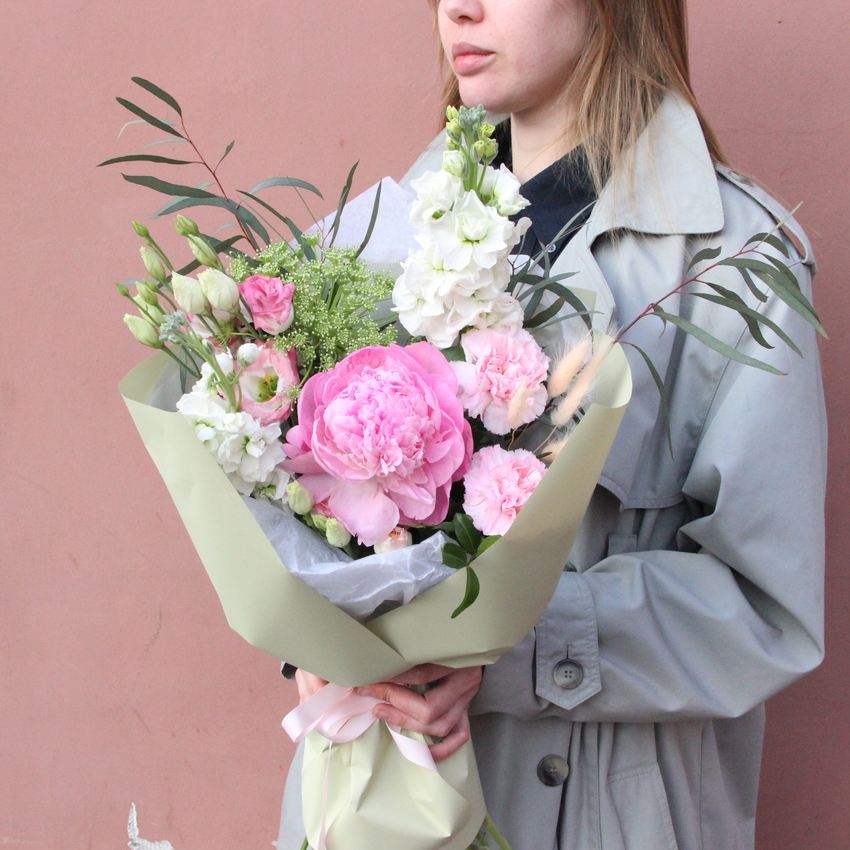 Купить букеты цветов в Санкт-Петербурге (СПБ) и области Вы можете круглосуточно