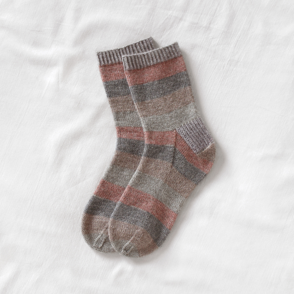 Комфорт и тепло: как связать носки крючком