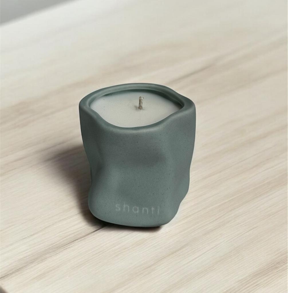 Керамическая мятая свеча "Blackberry Bay"