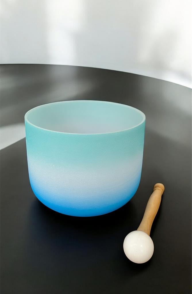 Кристальная чаша в голубом цвете