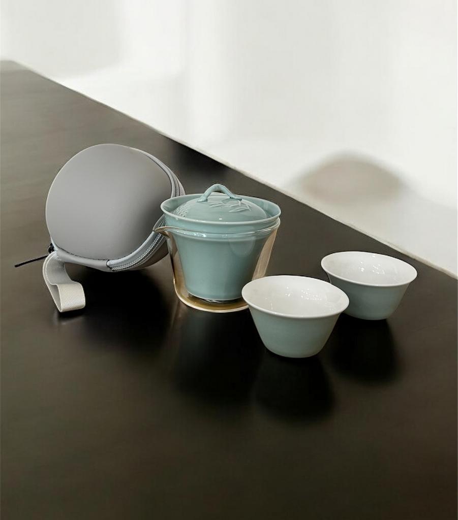 Чайный голубой набор в сером кейсе