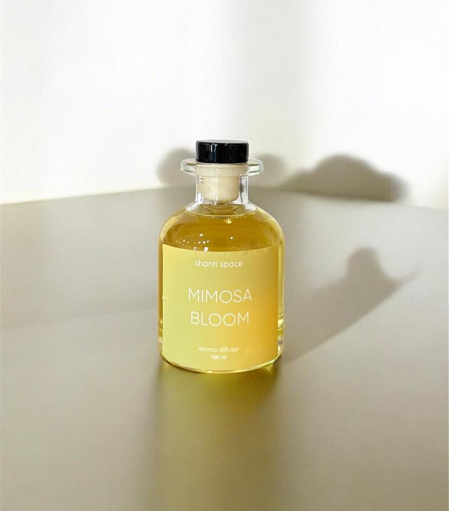 Mimosa Bloom в стеклянной колбе