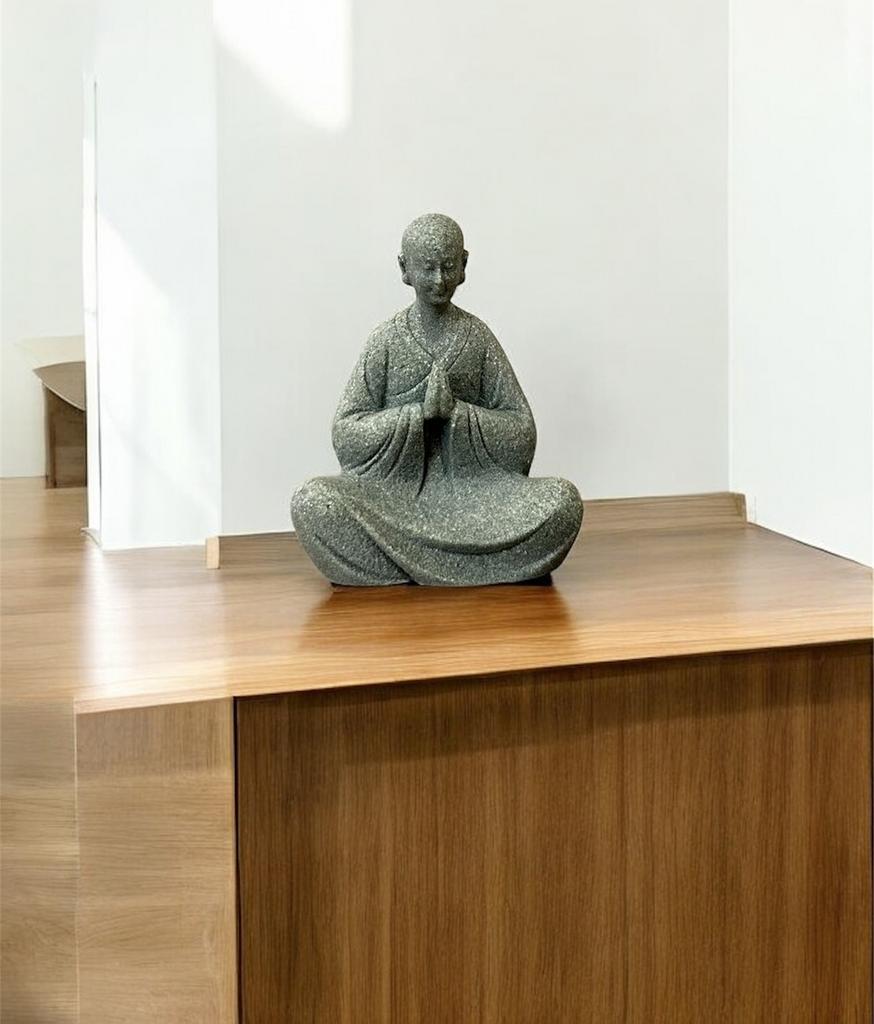 Статуэтка Монах