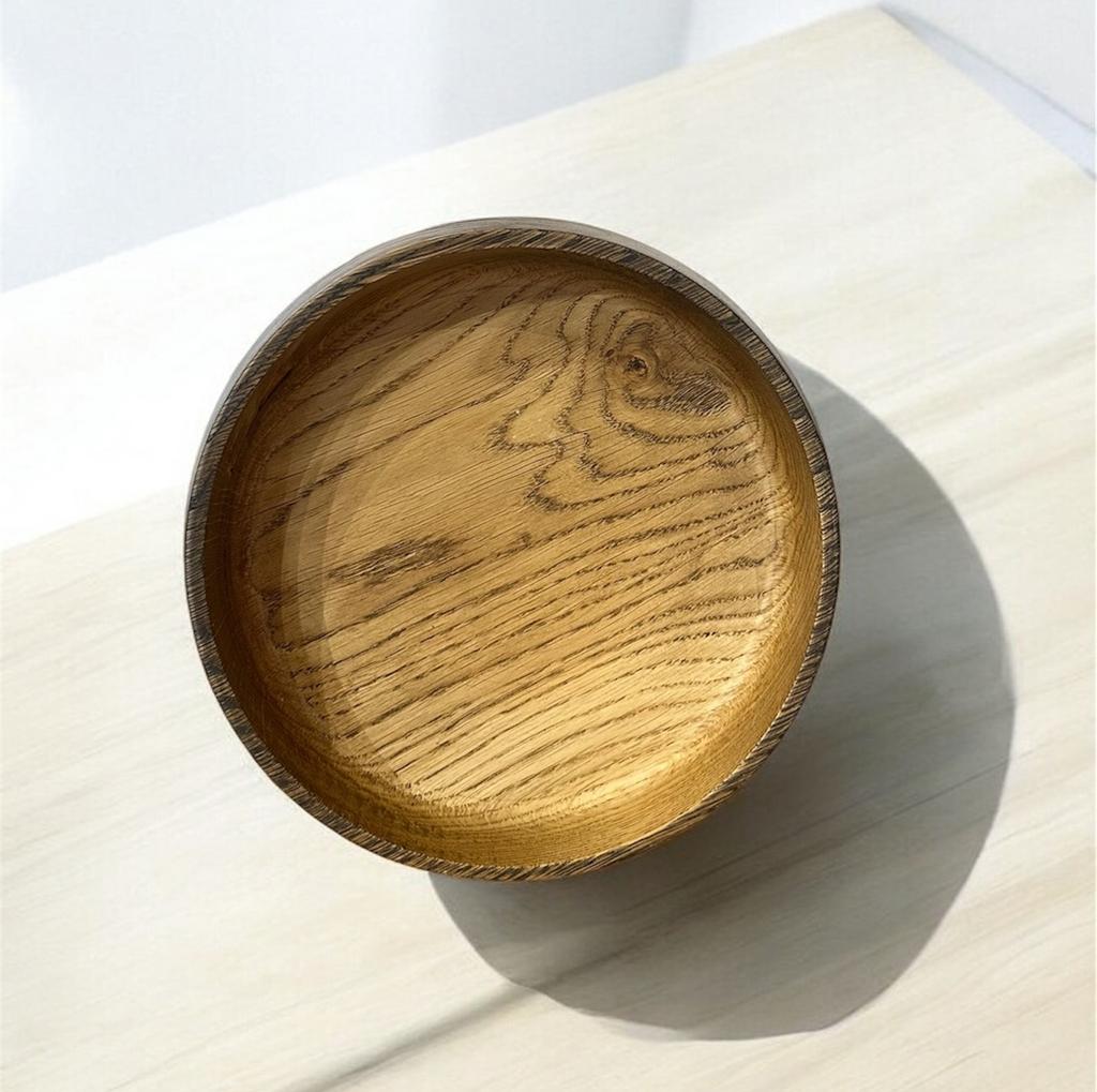 Деревянная большая тарелка из дуба