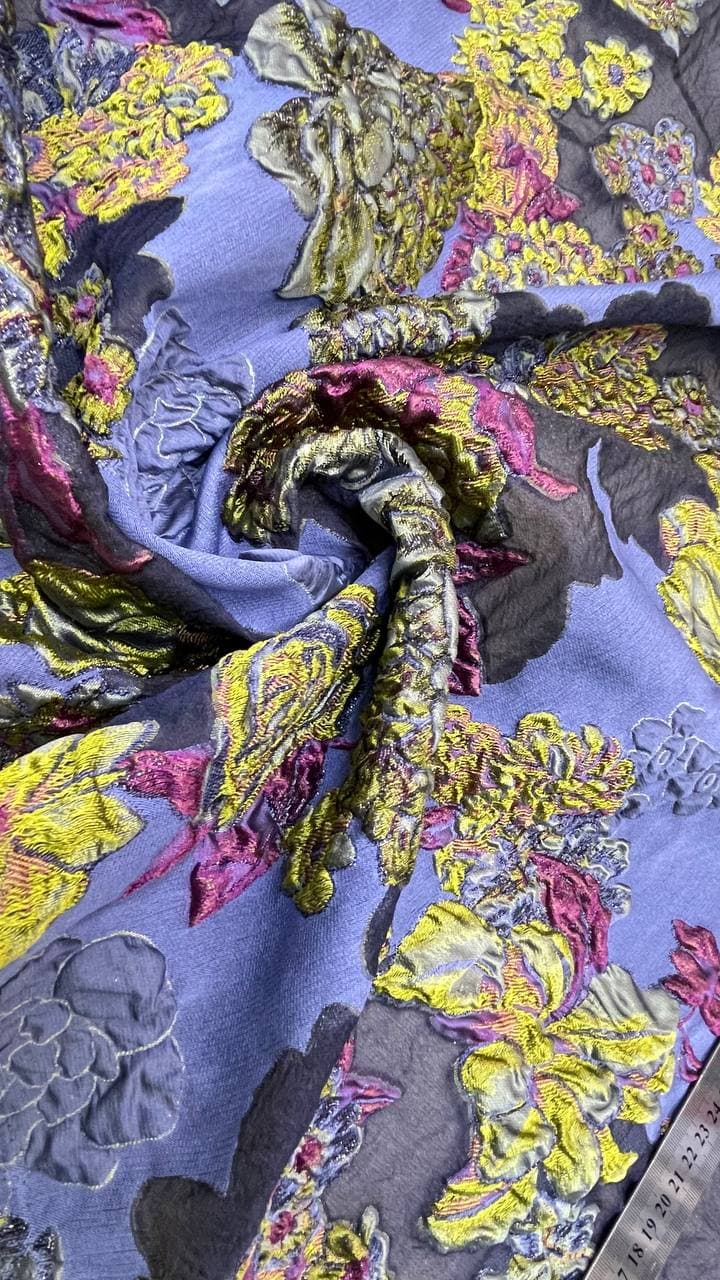 2,24м  Шелковый жаккард с добавлением люрекса Elie S@ab фон синий