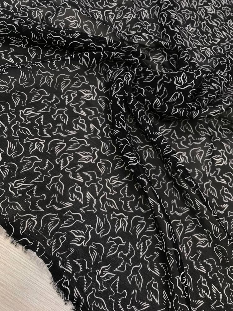 Шифон-жоржет шелковый фон черный с животным принтом