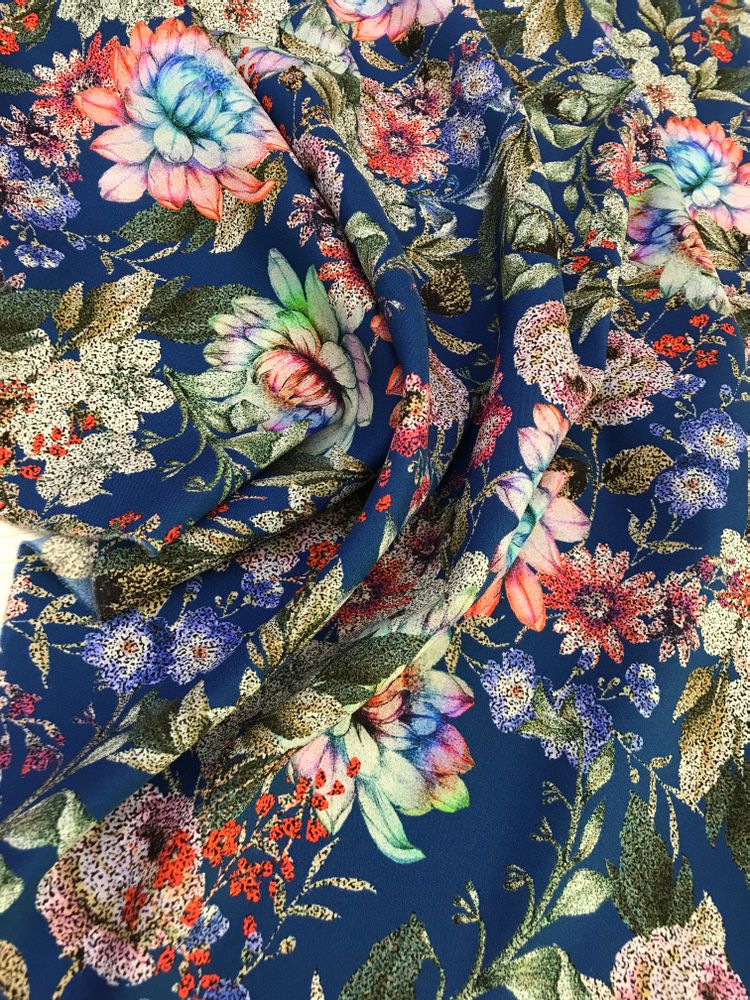 Шелк атласный с эластаном E.T.R.O фон синий с цветочным принтом