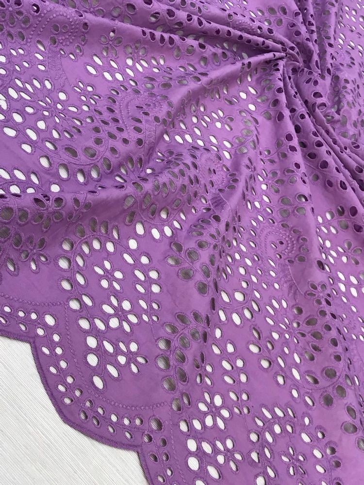 Эксклюзивное итальянское шитье на тонком батисте сиреневого цвета