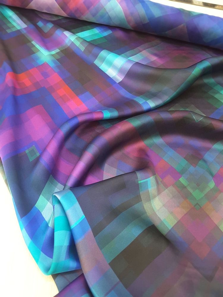 Шёлк атласный геометрия