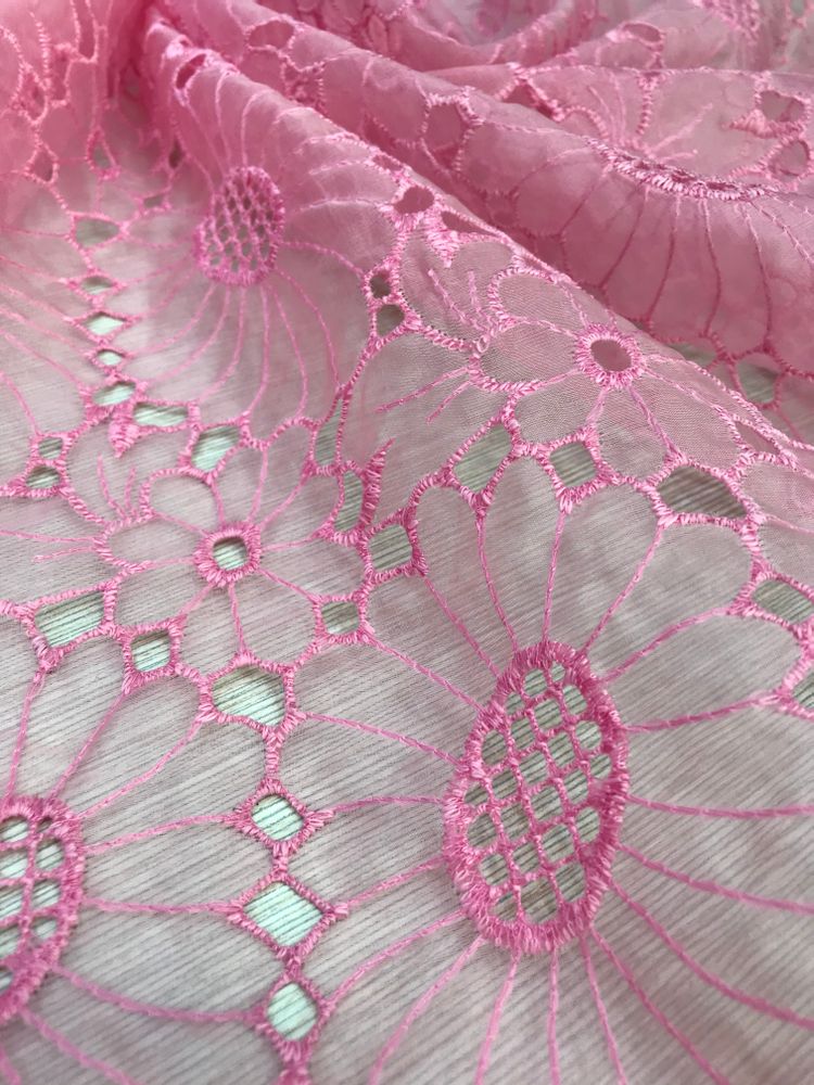 3,06м Шитье на шелковой органзе нежно-розового цвета