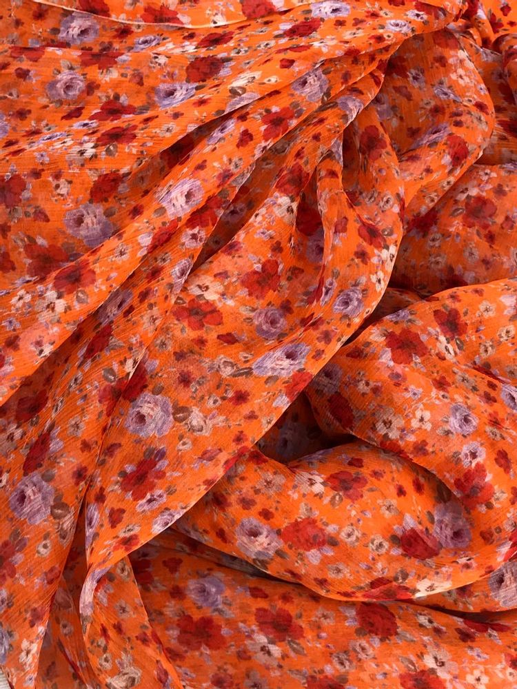 Крэш-шифон шелковый PAROSH фон оранжевый с красно-белыми цветами