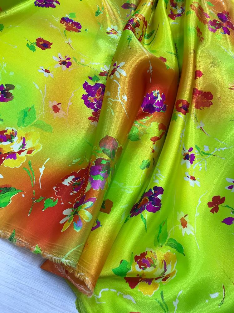 Шелк с ламинацией насыщенный цветовой градиент от солнечно-желтого к теплому оранжевому