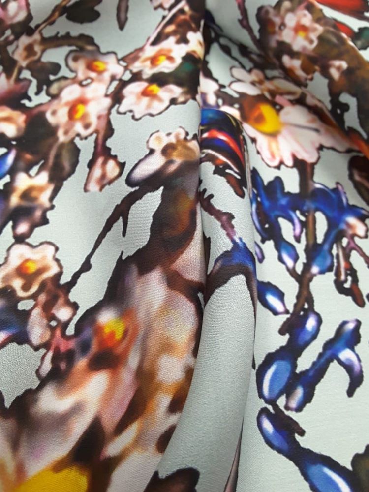 Шелковый крепдешин Elie S@ab фон голубой, принт цветочный