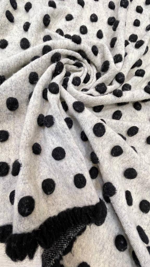 Валяная шерсть 3D M@nila Grace серый меланж/черный 3D горох