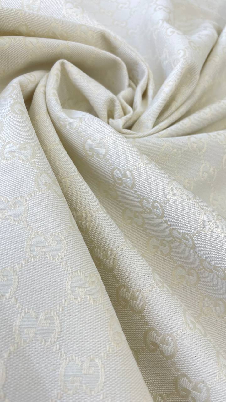 Хлопковый жаккард G.ucci молочного цвета
