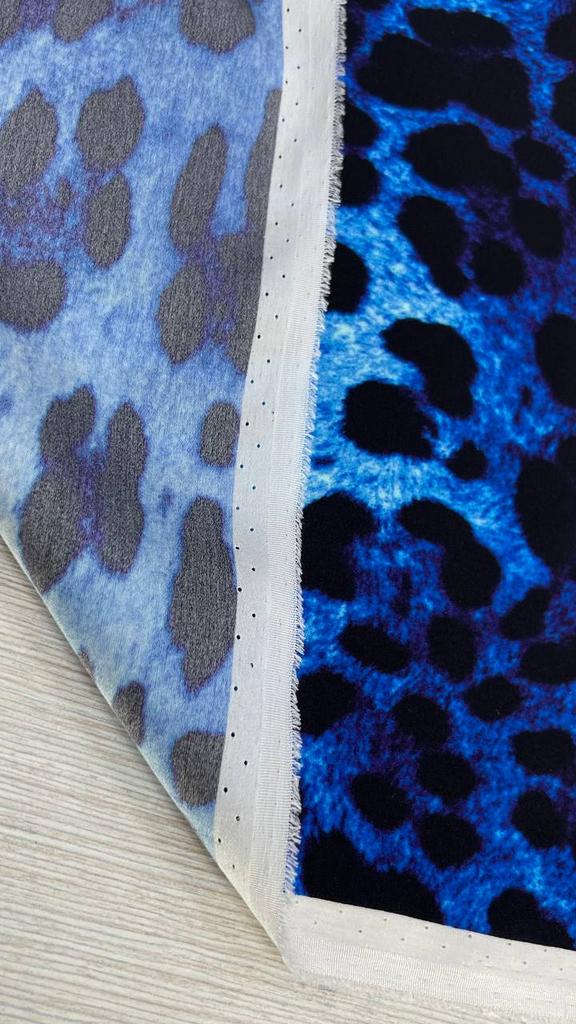 Шелк атласный с эластаном DG леопардовый принт на синем фоне