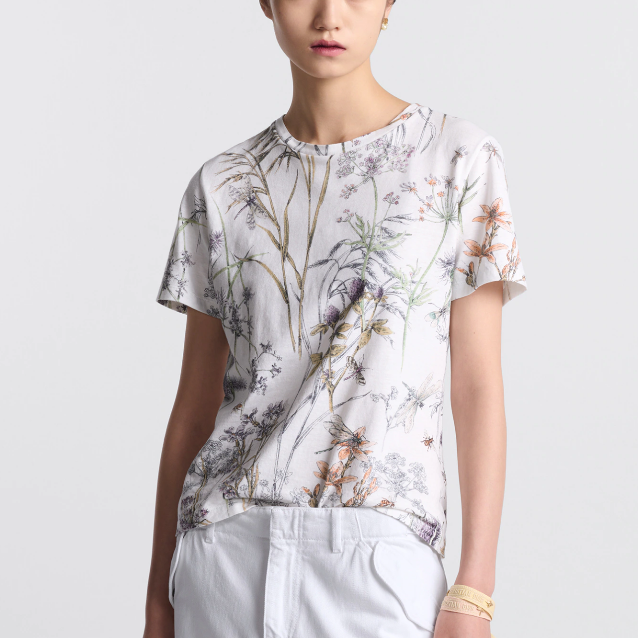 Шелк атласный Exclusive  Design с эластаном в стиле D.or фон белый с цветочным принтом