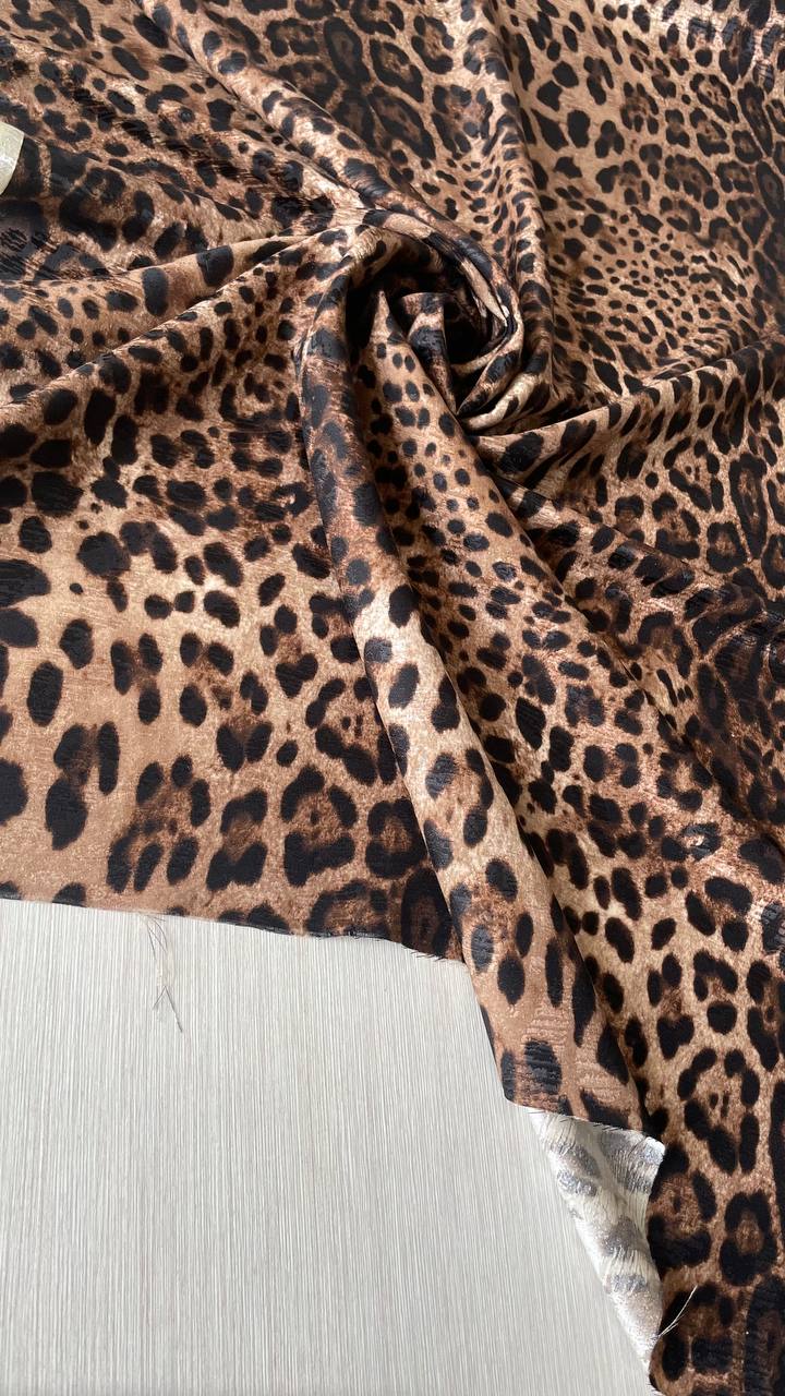 Костюмный жаккард шерсть с шелком DG с леопардовым принтом