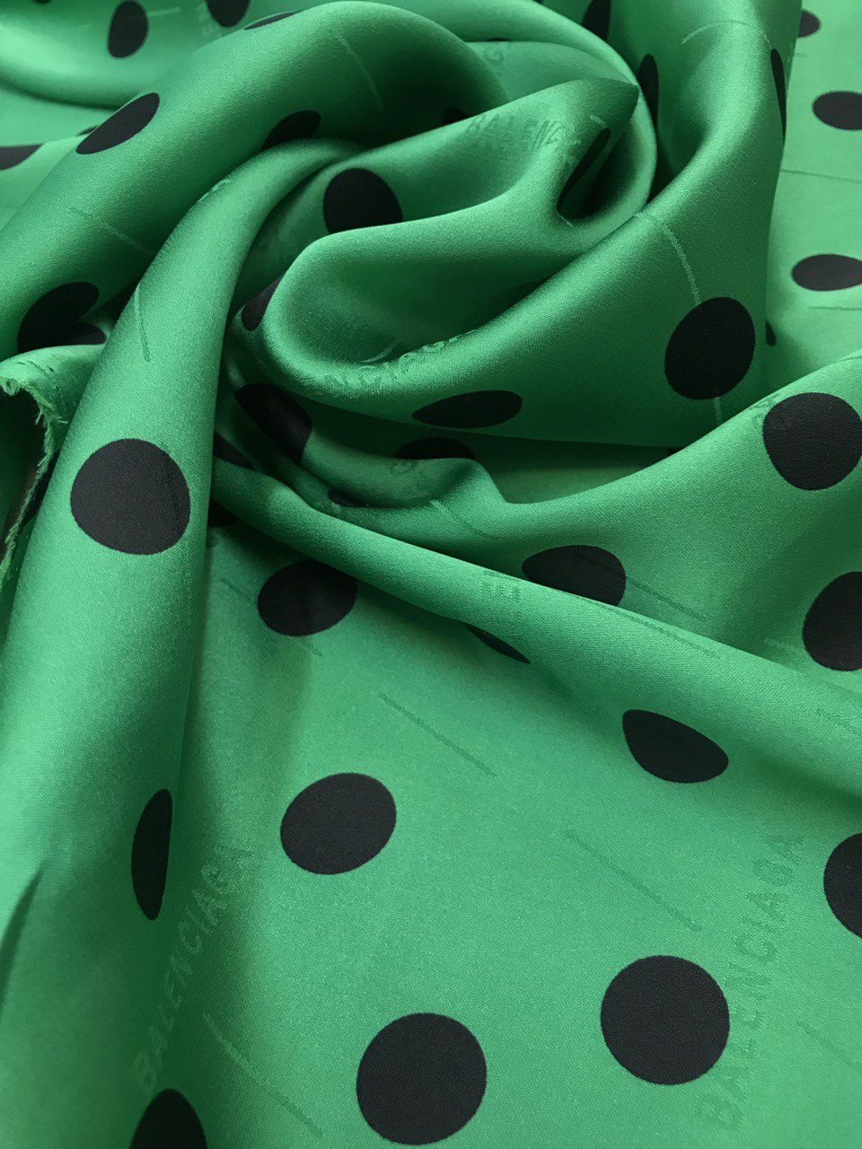 2,13м Шелк атласный с жаккардовым плетением оригинал B@lenciaga