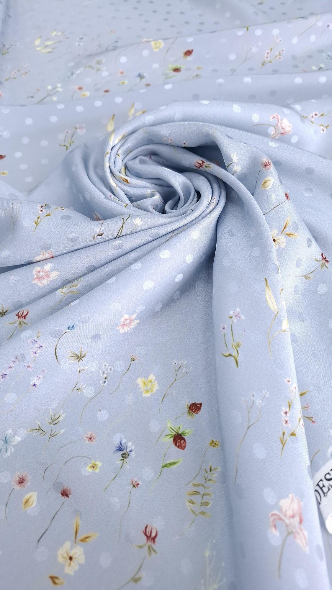 2,7м Шелк атласный с жаккардовым плетением exclusive design голубой фон с цветочным принтом