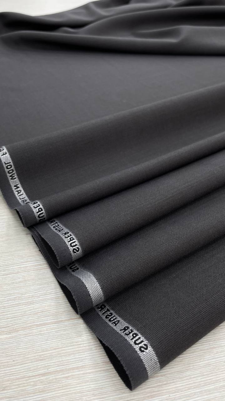 Костюмная шерсть темно-серого цвета