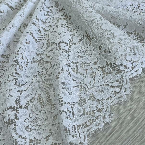 1,93м Хлопковое кружево с добавлением вискозы DG белого цвета с кардовой нитью