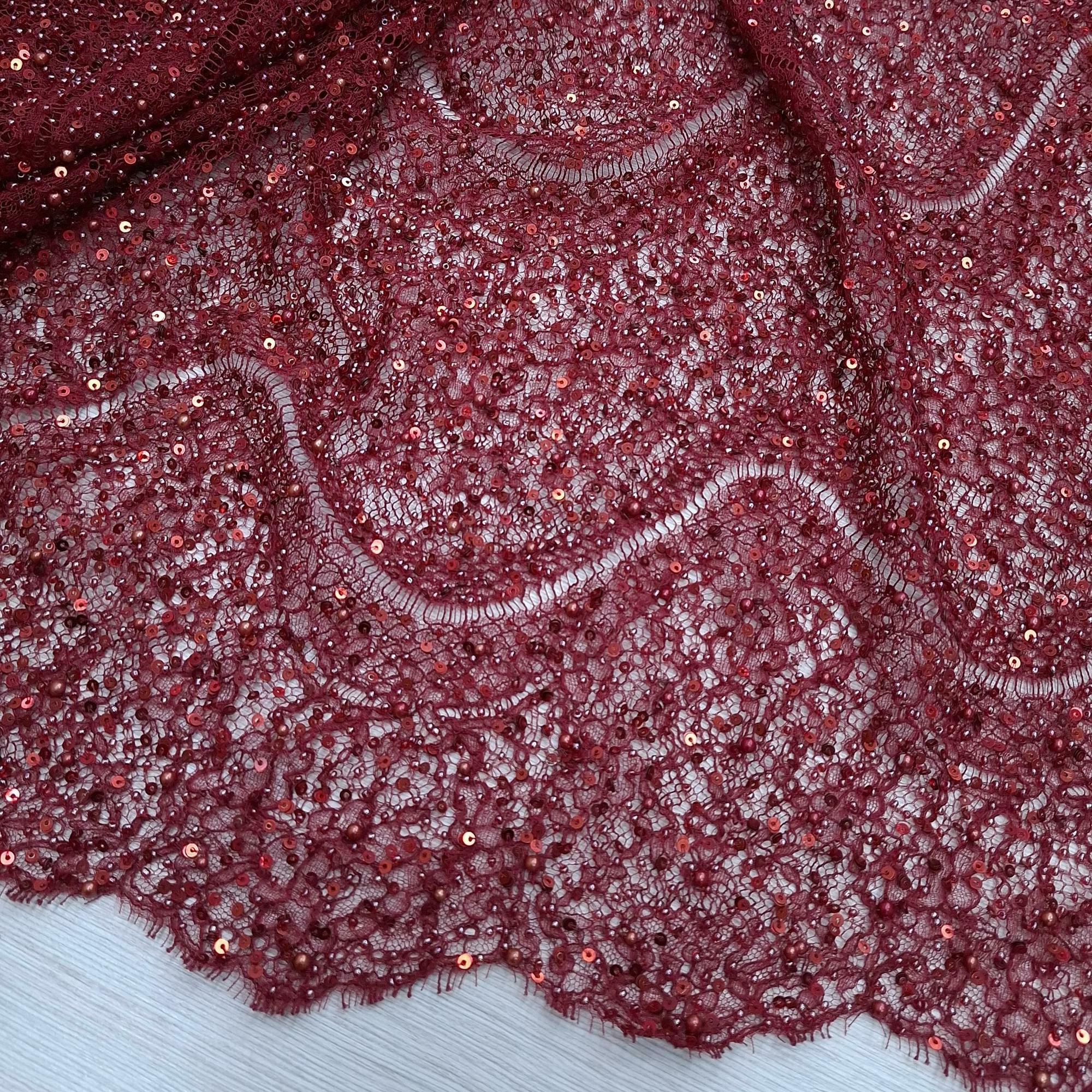 1,95м Роскошное кружево Soltiss расшитое бисером и паетками бордового цвета