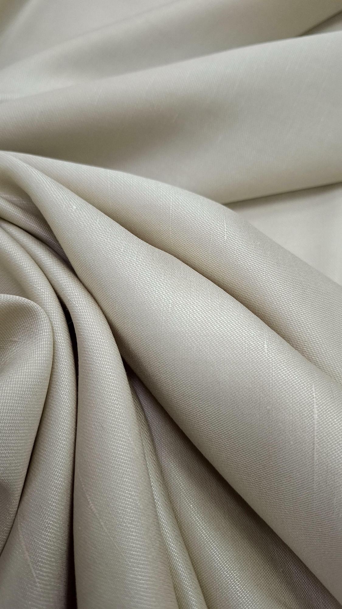 Костюмно-плательный лён с шелком L0ro Pi@na цвет слоновая кость с золотистым отливом