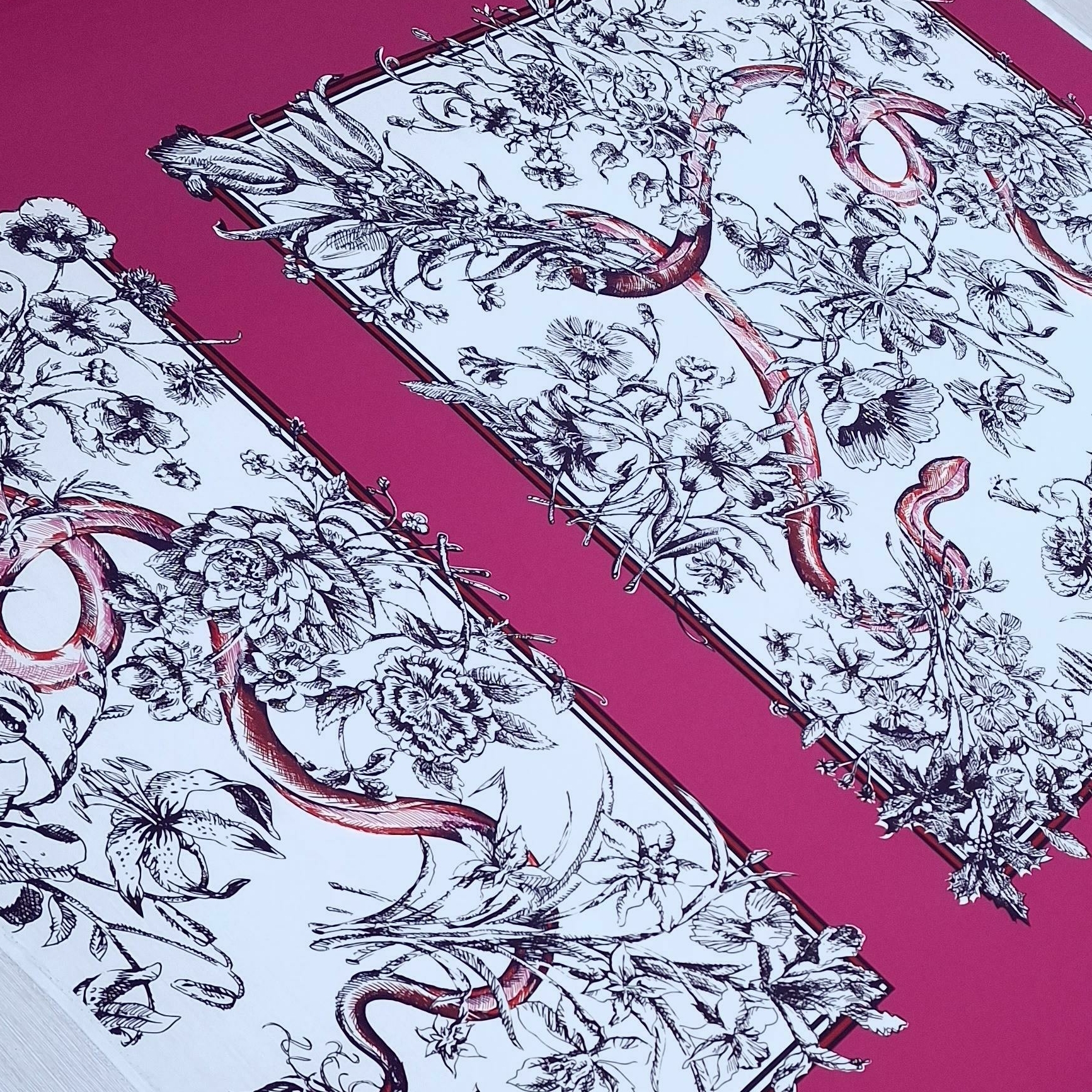 Шелк атласный с эластаном оригинал G.ucci купон