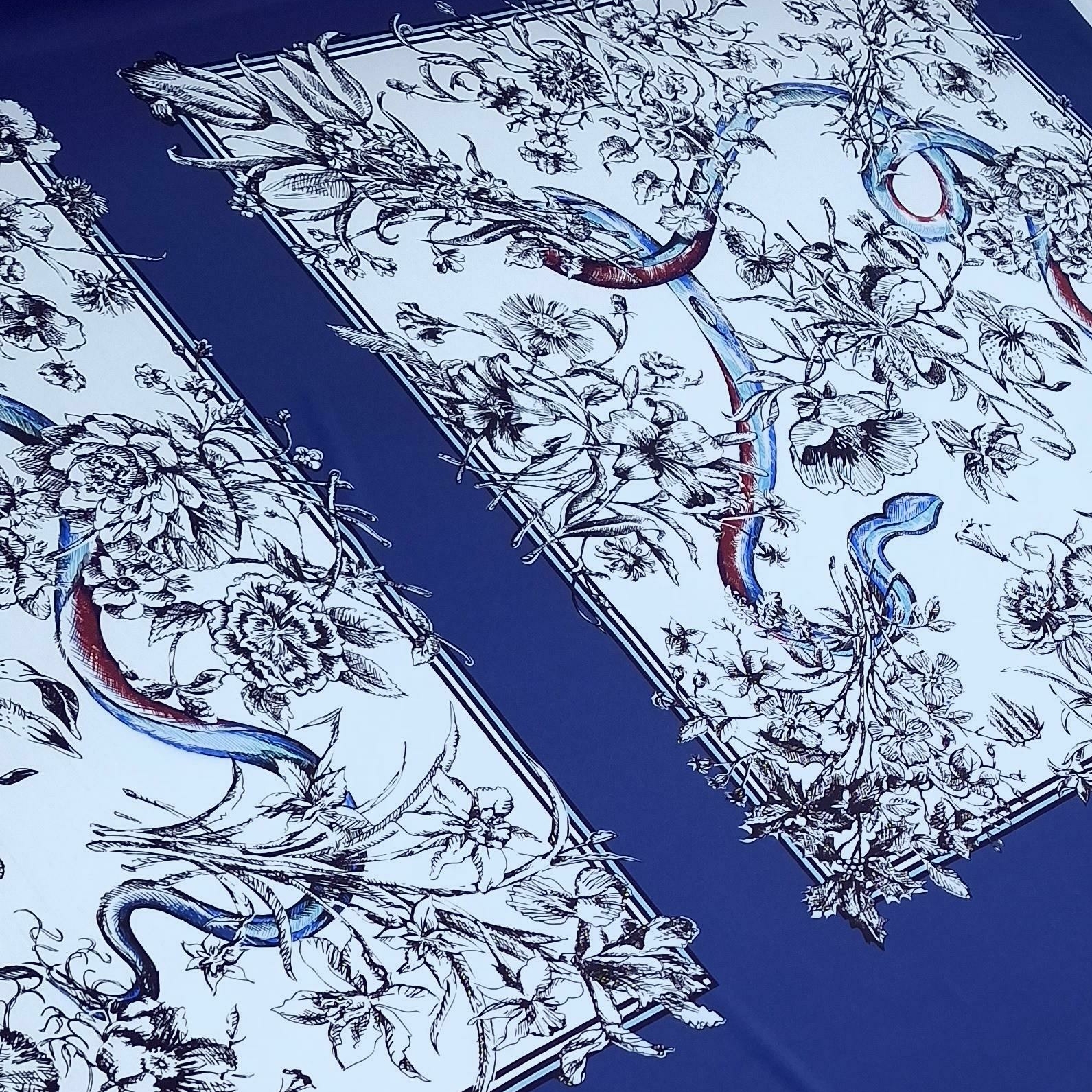 Шелк атласный с эластаном оригинал G.ucci купон