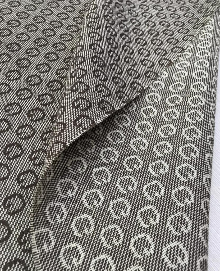 1,33м  Костюмная шерсть с жаккардовым плетением Gucc.i