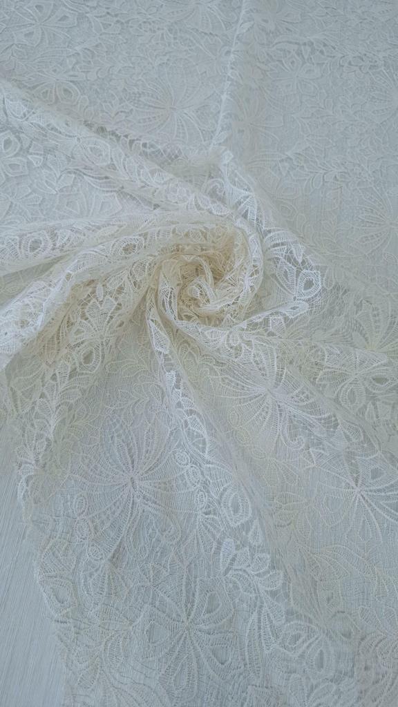 Кружево шелковое бежевое Scervin0