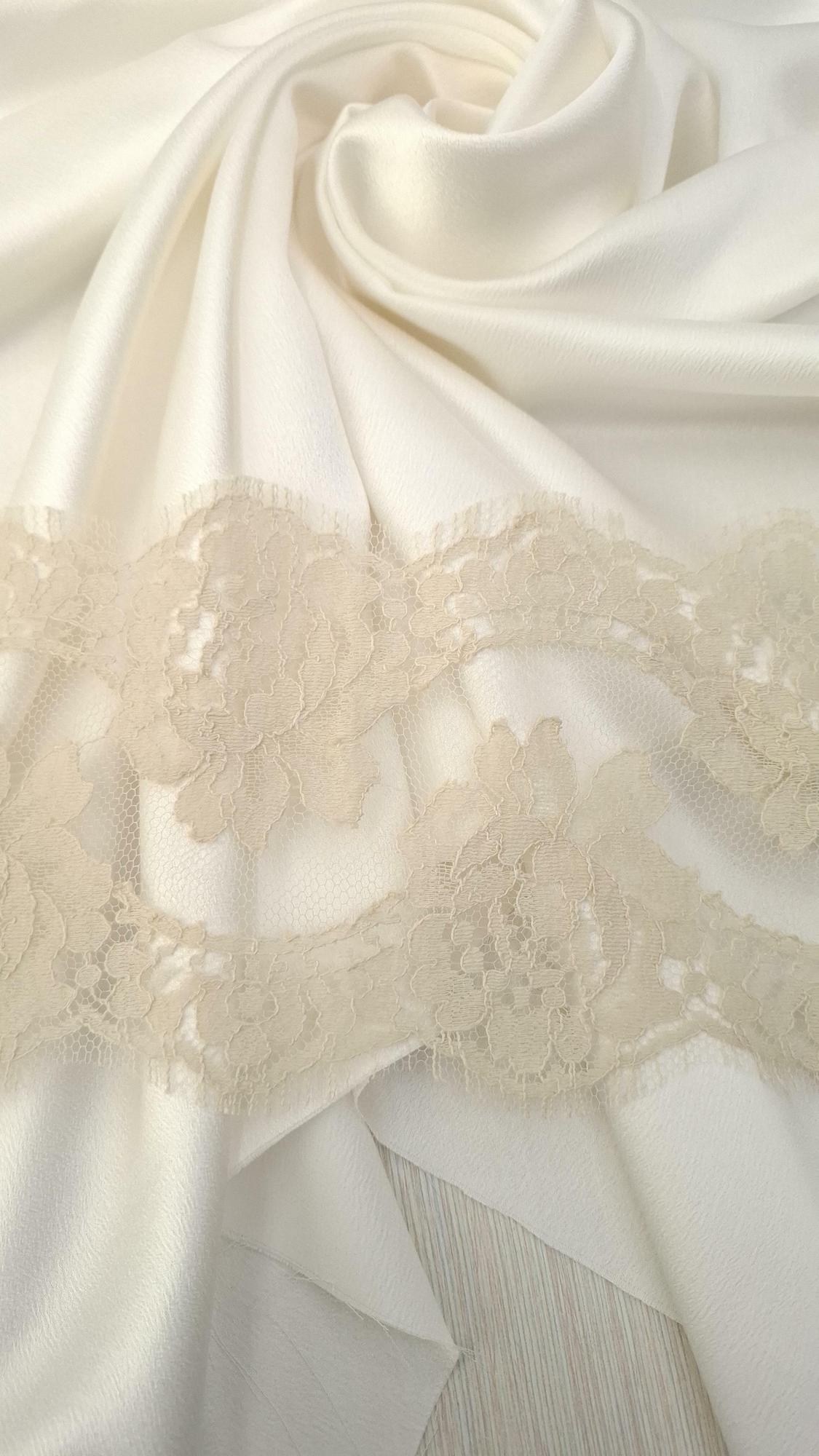 Кружево S0lstiss кремового/бежевого цвета