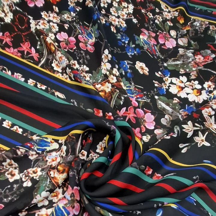 Шелковый крепдешин купон Elie Sa@b фон черный, принт цветочный